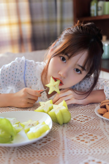 丰满大乳欲妇三级